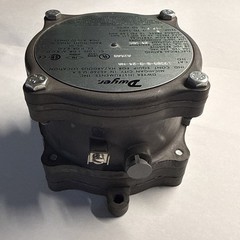Pressure switch, Dwyer 1950G-0-B-24, Explosion-Proof , range 0.7-0.15″ w.c.