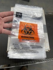 Medline BioHazard Bags 6″ x 9″ 100 count RG16YUE