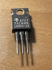LM340-12 – VOLTAGE REGULATOR, LINEAR 12 V 1.5 A, TO-220.