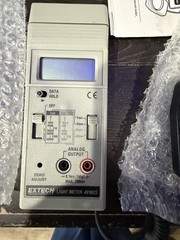 Extech 401025 Light Meter 0-50000 Lux w/ Sensor Head, Data Hold, Analog