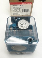 Honeywell Gas Pressure Switch C6097A1053 1/4″ NPT Pipe Auto-Recycle -40F to 140F