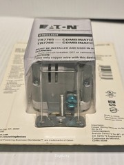 Eaton TR7765 Duplex Receptacle 15A / 125V W/ (2) 3.6A USB-A Charger, White – NEW
