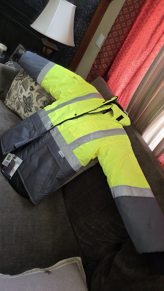 3m RefrigiWear 8250 Hi-Vis Yellow/Gray Reflective Insulated Safety Jacket, Small