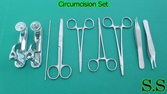 Circumcision Set c/w”2 Gomco” style clamp 1.3cm+1.45cm, s/s & 6 s/s inst DS-833