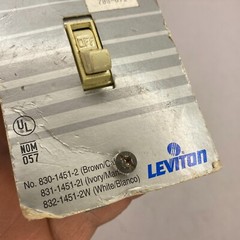 Leviton 5225-WSP Combo Switch and Receptacle, White (quilet switch gift)🔔