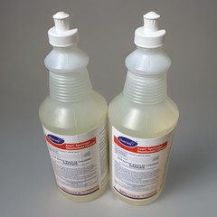 Diversey Avert Sporicidal Disinfectant Cleaner – 2 Pack – 32oz Bottles