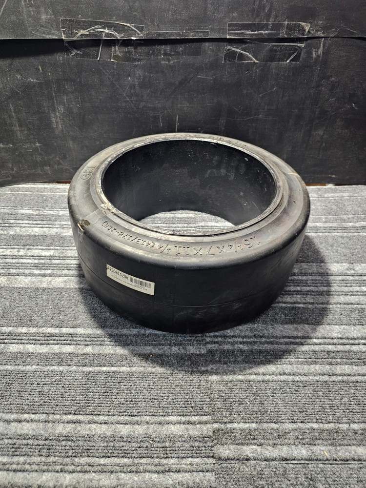 Globe Star Fork Lift Tire 16-1/4x7x11-1/4 Smooth Press On 413/178-286 A250614206
