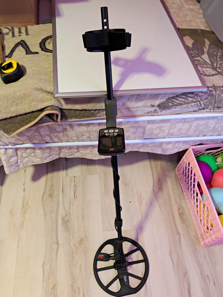 Minelab EQUINOX 600 Ground Search Metal Detector w/ Backlight, General Use