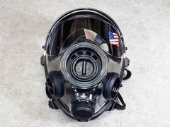 NBC Gas Mask Military-Grade SGE 400/3 Comes with TWO 40mm NATO CBRN Filters, NIB
