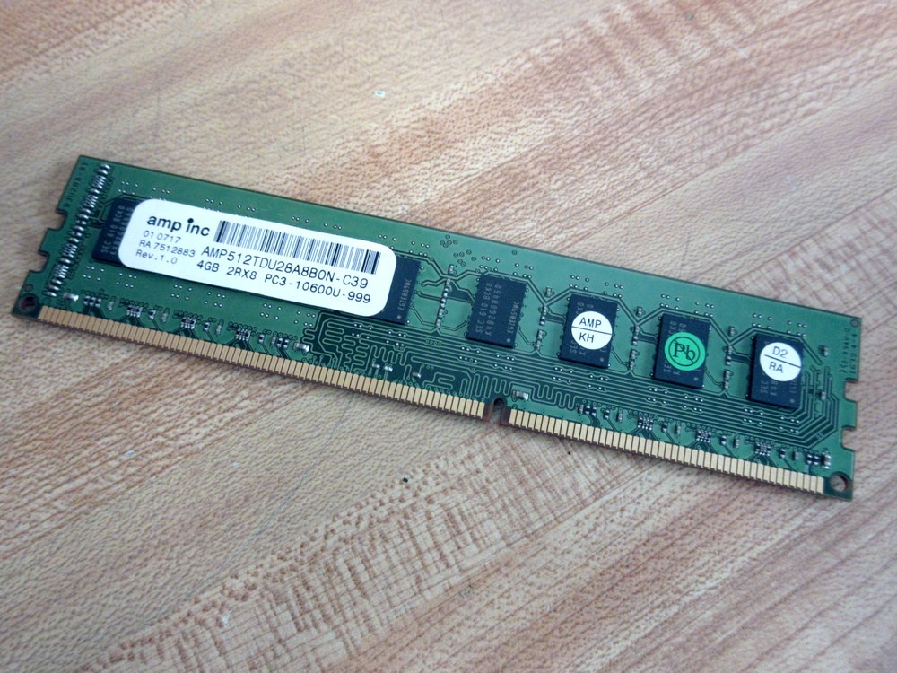AMP AMP512TDU28A8B0N-C39 Memory Module 4GB 2Rx8 PC3-10600U-999