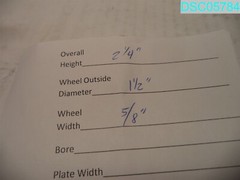 QTY=4:LOCKING CASTER WHEEL’S 2-1/4″ H X 1-1/2″ OD X 5/8″ W STEM 1/2″ L X 1/4″-20