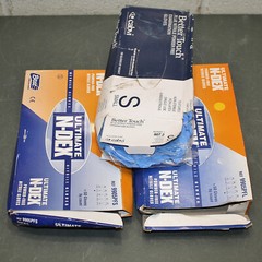 Large lot of Disposable Gloves Nitrile Vinyl Latex, Sizes S / M / L / XL, Exam