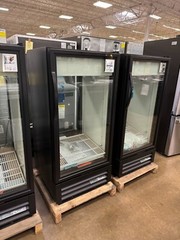 True manufacturing Swing Door Pass – Thru Refrigerator with Hydrocarbon Standard