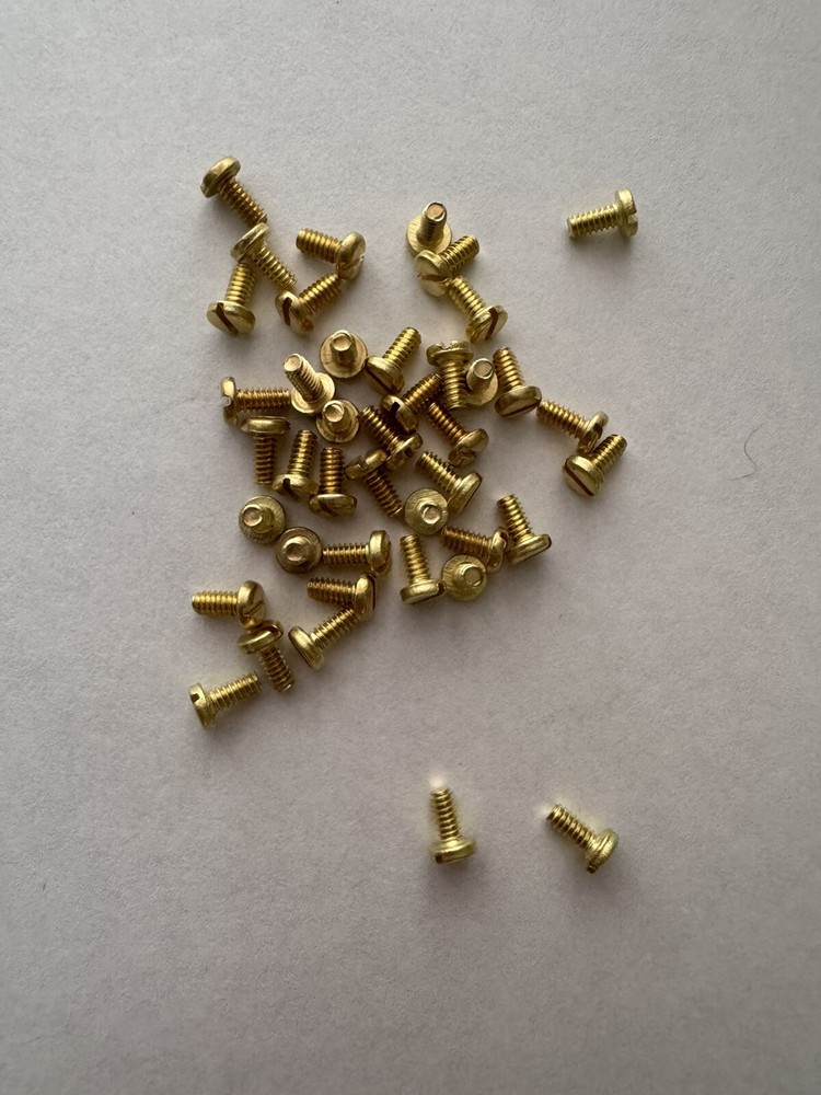 BRASS PAN HEAD SLOTTED MACHINE SCREWS. 4/40 x 1/4” 30 PCS. NEW