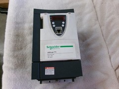 Schneider Electric Altivar 71 3HP AC Drive ATV71HU30N4