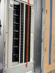 1-200 AMP 480V MAIN BREAKER PANELBOARD 42 SPACE 3PHASE 4WIRE COMPLETE PANEL