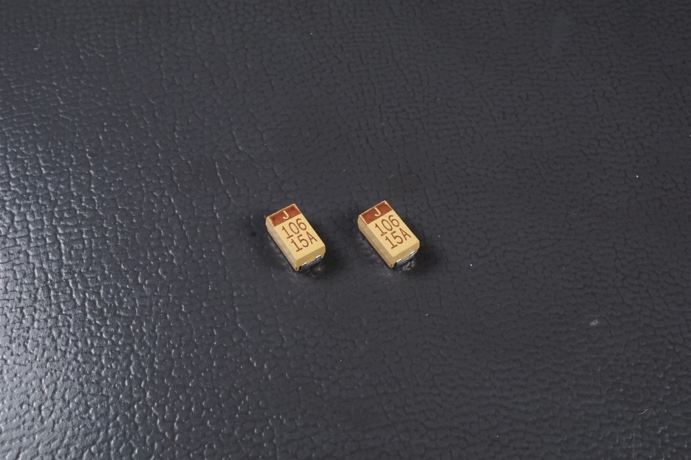 Lot of 2 CWR11HH106KB AVX Tantalum Capacitor 10uF 15V 10% C Case 6032-28 SMT NOS