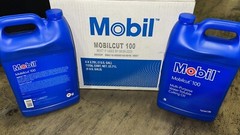 Mobil cut 100 Water Soluble Cutting Oil CASE OF 6 Gal Part # 121095 **SALE**