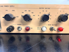 Fluke 412B High Voltage Power Supply 2.1 kVolt / 30 mAmp / 63 W High Voltage DC
