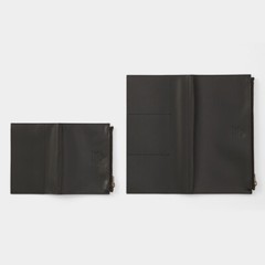 TRAVELER’S Notebook Leather Zipper Case engraving Tannin Regular & Passport size