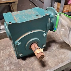 NEW DODGE TIGEAR 30:1 RATIO GEAR REDUCER 4.15 HP 3682 TORQUE C-FACE 7/8″ DIA