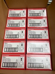 BOX OF 250 PASS & SEYMOUR LEGRAND TP8-I 1-GANG 1-DUPLEX IVORY WALL PLATE
