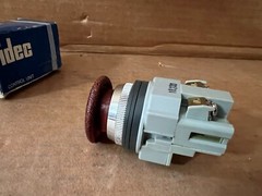 IDEC CONTROL UNIT AVN301N-R NEW
