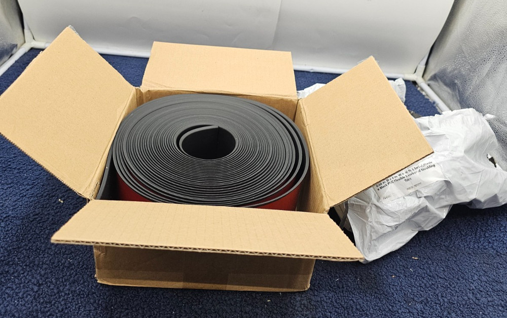BS10122BV 4″ x 40ft Black Contemporary Finished PVC Adhesive Baseboard Moulding