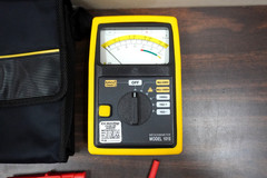 AEMC 1015 Analog Megohmmeter 1000 Ohms Resistance 500V 1000V Test Voltage