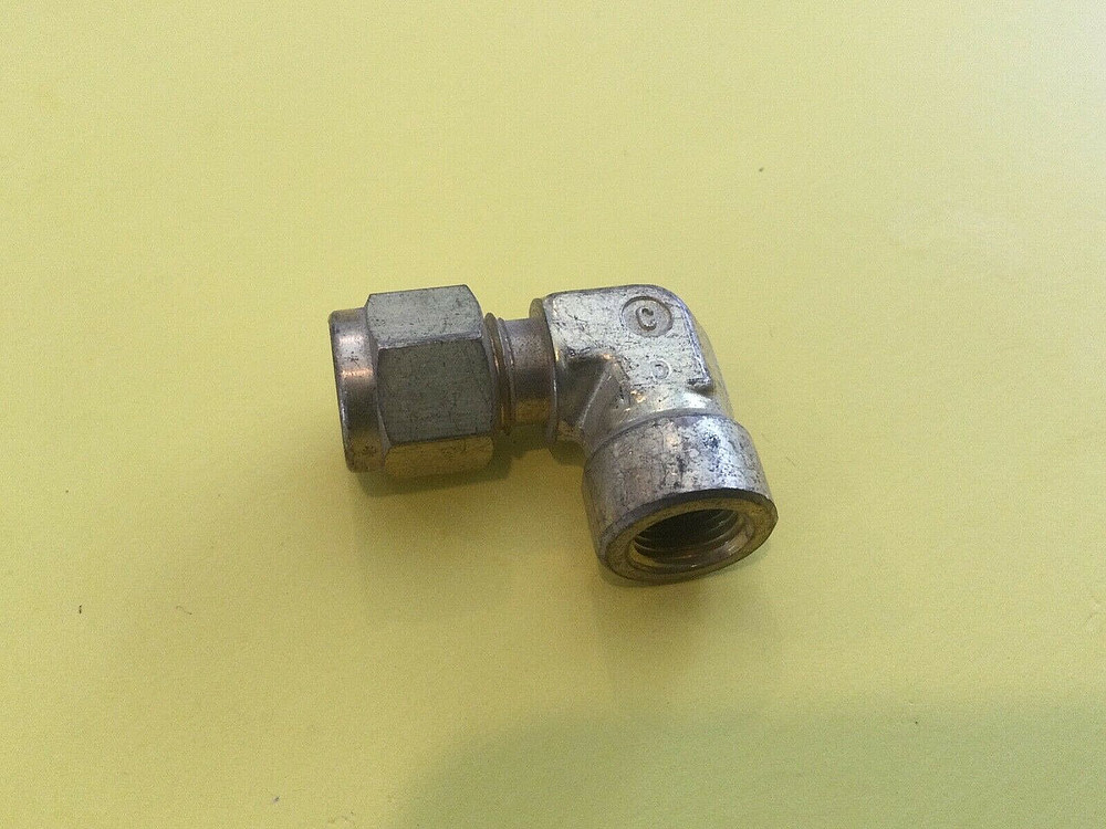 NEW SWAGELOK B-400-8-2 1/4″ Tube x 1/8″ FNPT Brass Elbow Fitting Free US Ship