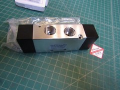 1 – HAN BING 4A420-15 Double Air Piloted Pneumatic Valve 0.15~0.8MPa. NEW in Box