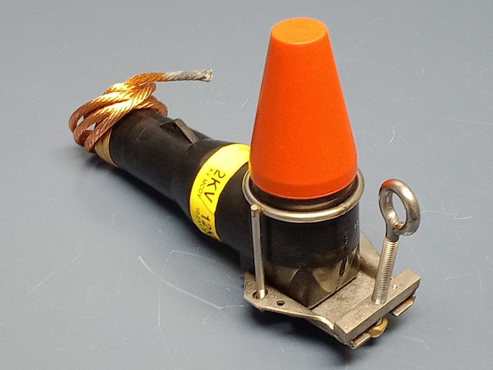 Eaton 25kV Parking Stand Surge Arrestor 12kV Duty, 10.2kV MCOV 3237758C12M