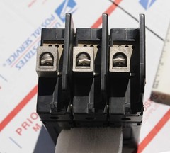 AIRPAX 16A 240V CIRCUIT BREAKER 3P + ALARM SW 10A 240V AUX. Type C-209