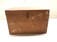 Starrett no 654 inspector dial bench gage w/ 25-611 dial indicator (needs work)