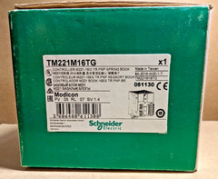 Schneider Electric TM221ME16TG Modicon M221 Logic Controller, 16 IO, Transistor