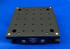 NEWPORT MODEL 401 XY LINEAR STAGE 13MM TRAVEL 1/4 -20 THREAD 5.5”X5.5”X1.72”
