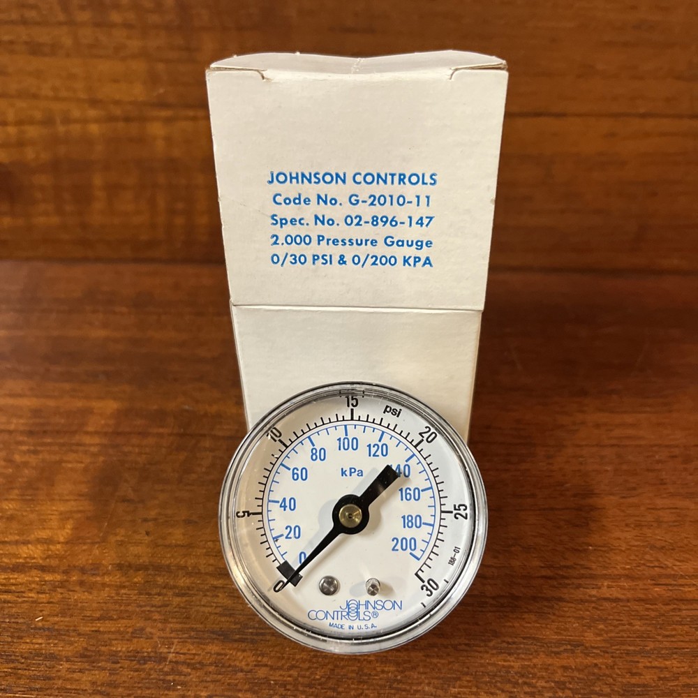 JOHNSON CONTROLS PRESSURE GAUGE G-2010-11 (0-30 PSI & O-200 KPA) NOS