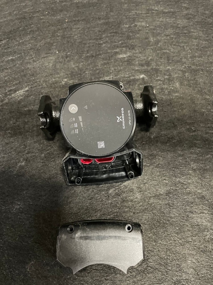 GRUNDFOS UPSe 15-58 FR High Efficiency ECM Wet Rotor Cast Iron Circulator Pump