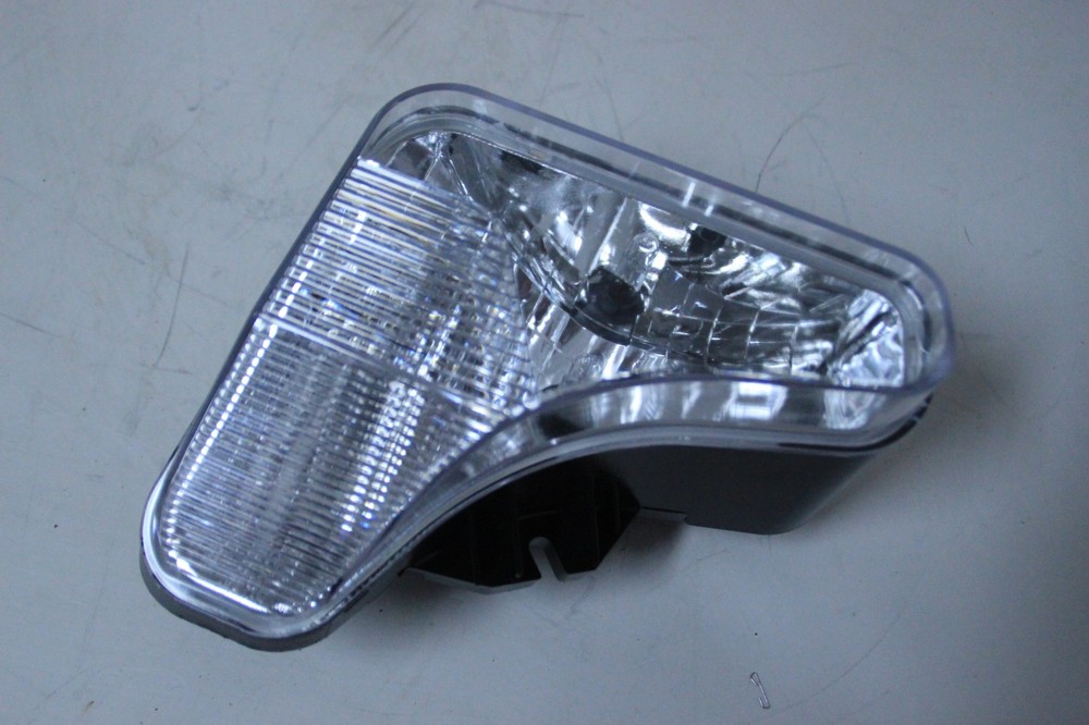 7138040 RH Headlight Lamp for Bobcat Compact Track Loader T450 T460 T530 T550
