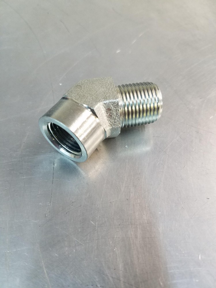 5503-16-16 1″ MALE PIPE X 1″ FEMALE PIPE 45 DEGREE HYDRAULIC FITTING
