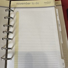 Franklin Covey Day One Red Agenda Planner Ring Retractable Handles w/Blank paper