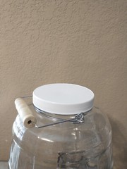 Strong 120mm Lid for 1 & 2.5 gallon Anchor Hocking barrels. Choose your seal.