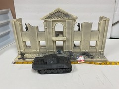 White Foam 20 inch Front building w/2nd Floor, Marx soldiers #2