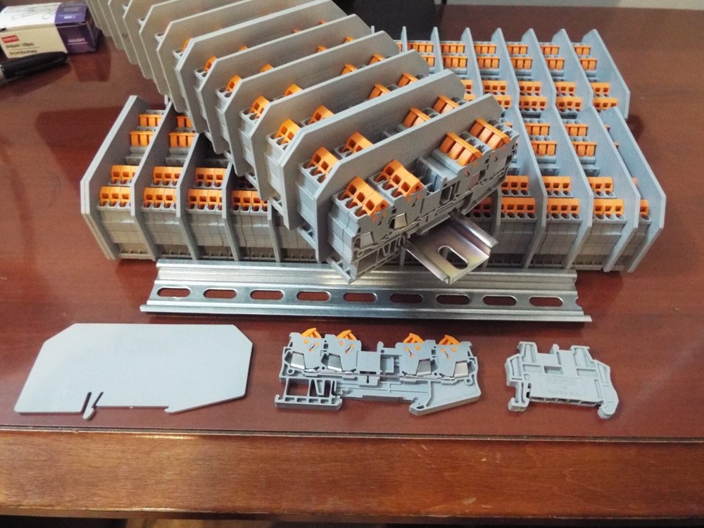 Phoenix Contact ST1,5-QUATTRO Terminal Blocks LOT OF 36 with clips / rails