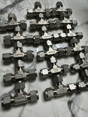 Lot Of 17 Swagelok Ss-600-3