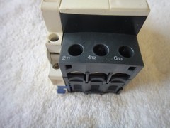 Telemecanique Manual Motor Starter 0.1-0.16A GV2ME01 w/ GVAN11 GV2-ME01