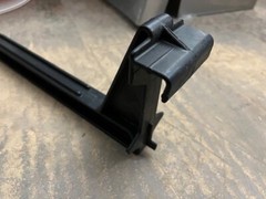 Trade Fixtures Arm 17″ Intermediate (Center) with Rail for 8″ X 17″ Bins 312-170