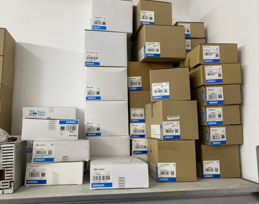 OMRON PLC S8VM-05024CD NEW