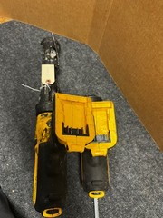 2 DEWALT DCE560B 20V Max Cordless Caulking Adhesive Gun’s ( Repair or Parts only