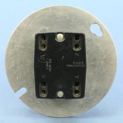 Bryant Non-NEMA Locking Receptacle 20A 120/208V 3PHY 4″ Round Metal Box Cover
